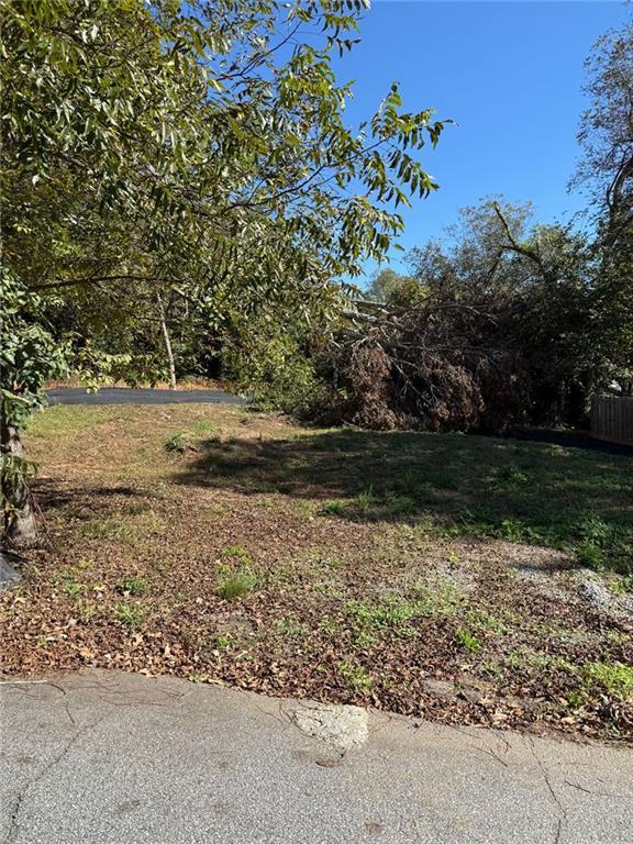 2371 Saint James Dr., Atlanta, GA 30318