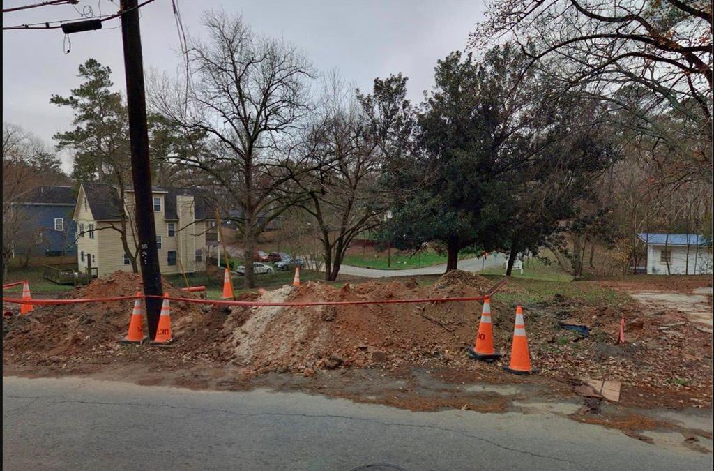 1042 Hightower Rd., Atlanta, GA 30318