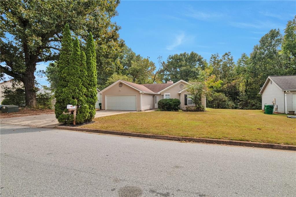 5471 Fox Valley Ln., Stone Mountain, GA 30088