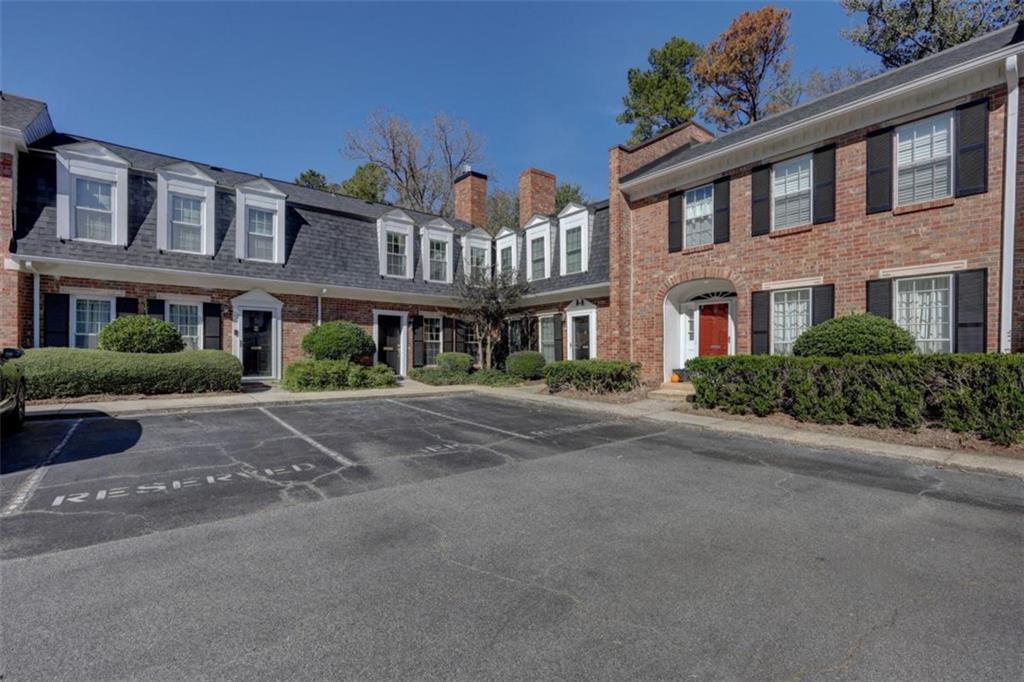 6 Kings Tavern Pl., Atlanta, GA 30318