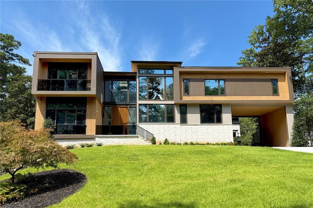 654 Longleaf Dr., Atlanta, GA 30342