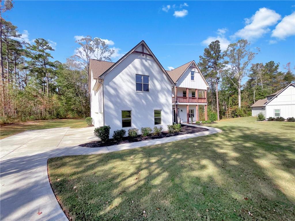 165 Durham Estates Dr., Sharpsburg, GA 30277