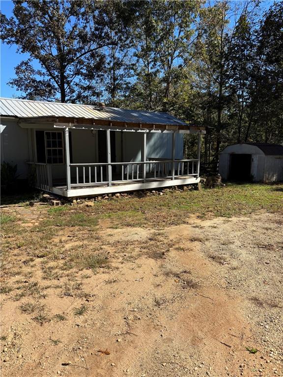 17 Lewis Dr., Lavonia, GA 30553