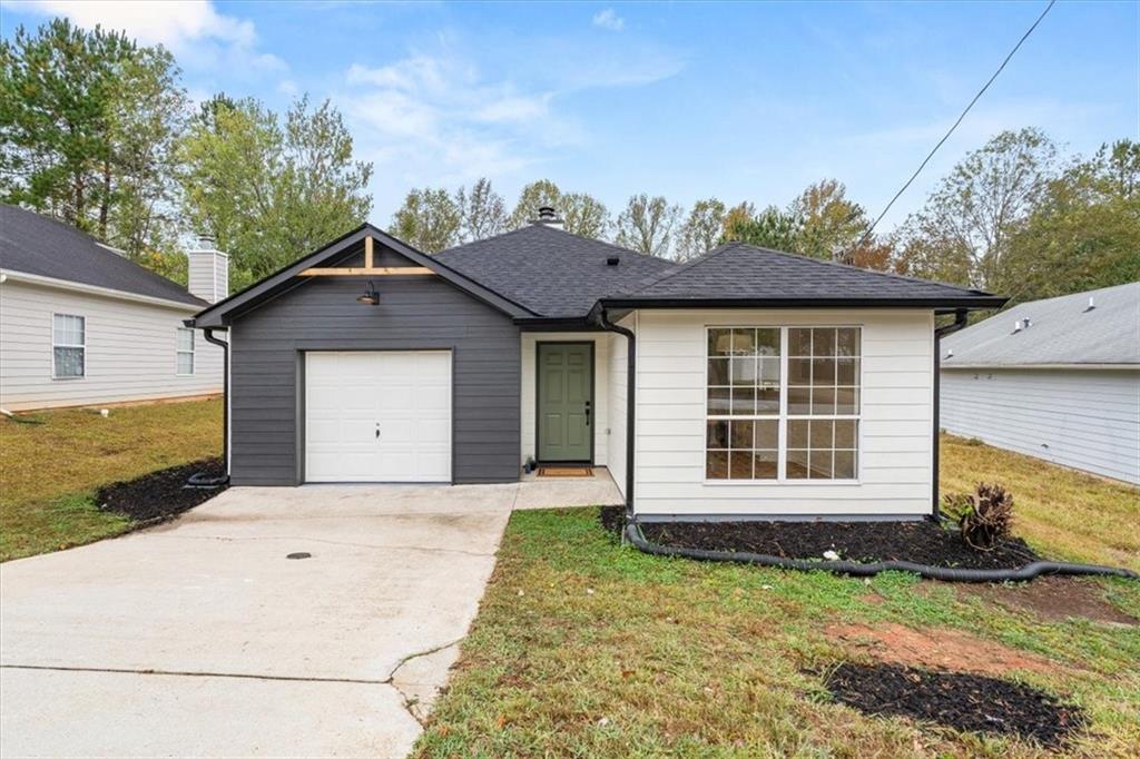 6588 Browns Mill Ferry Dr., Lithonia, GA 30038