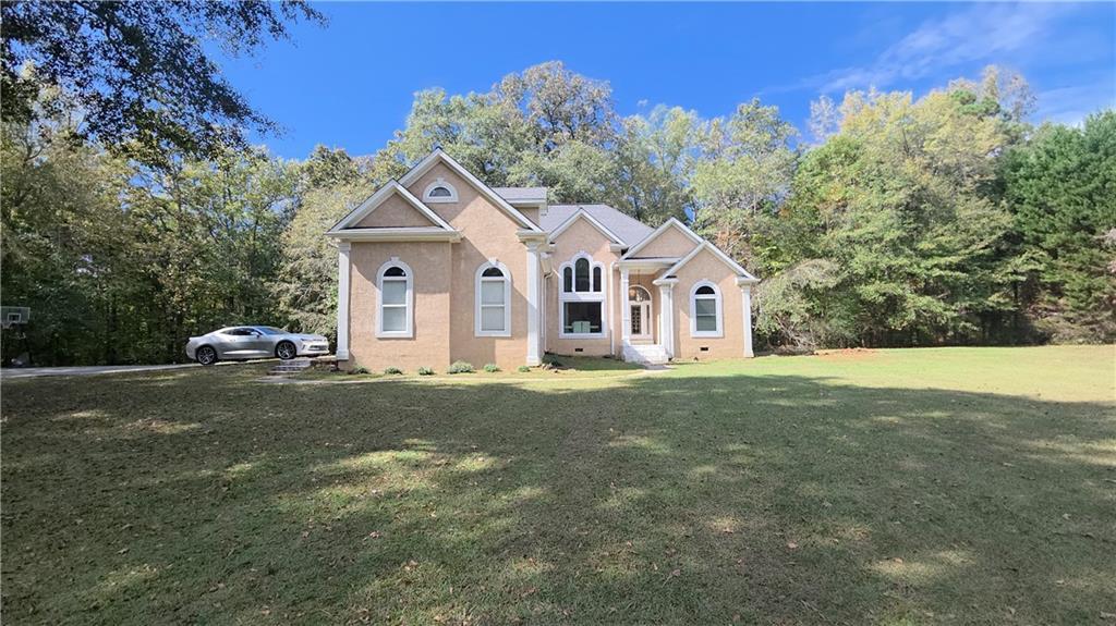 304 Harbour Shores Dr., Jackson, GA 30233