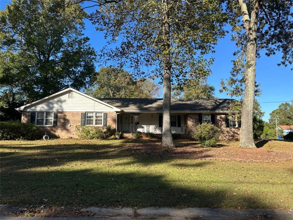 2075 Pinewood Dr., Covington, GA 30016