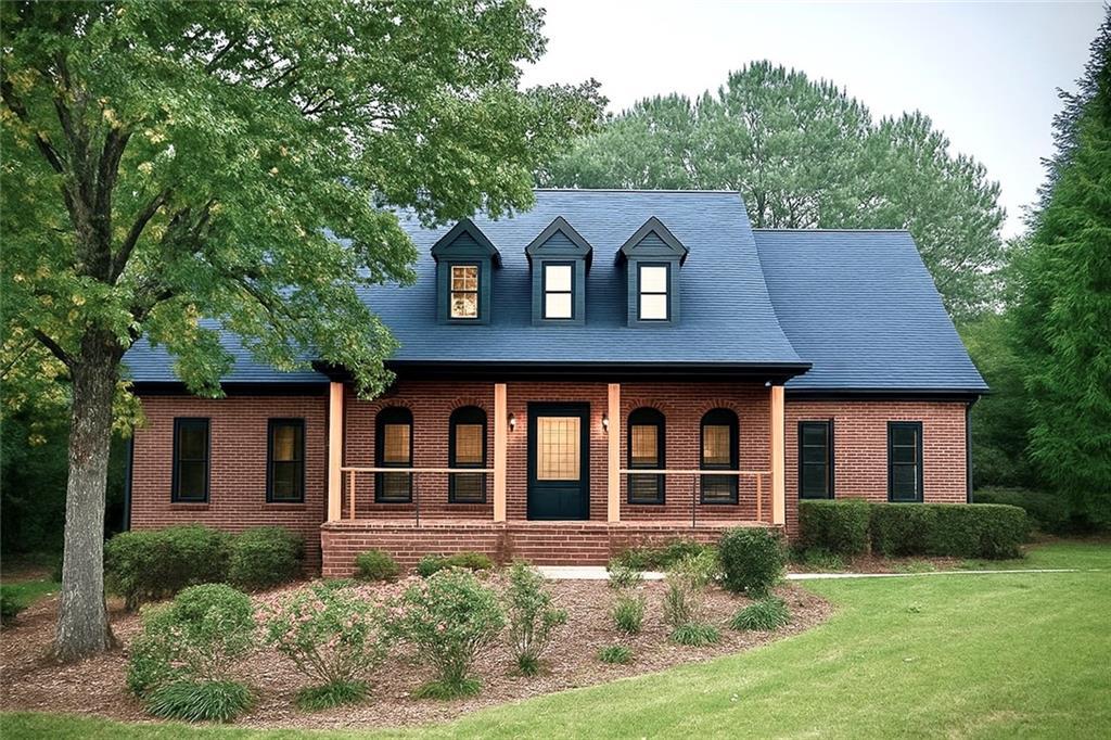 1210 Lancelot Ct., Loganville, GA 30052