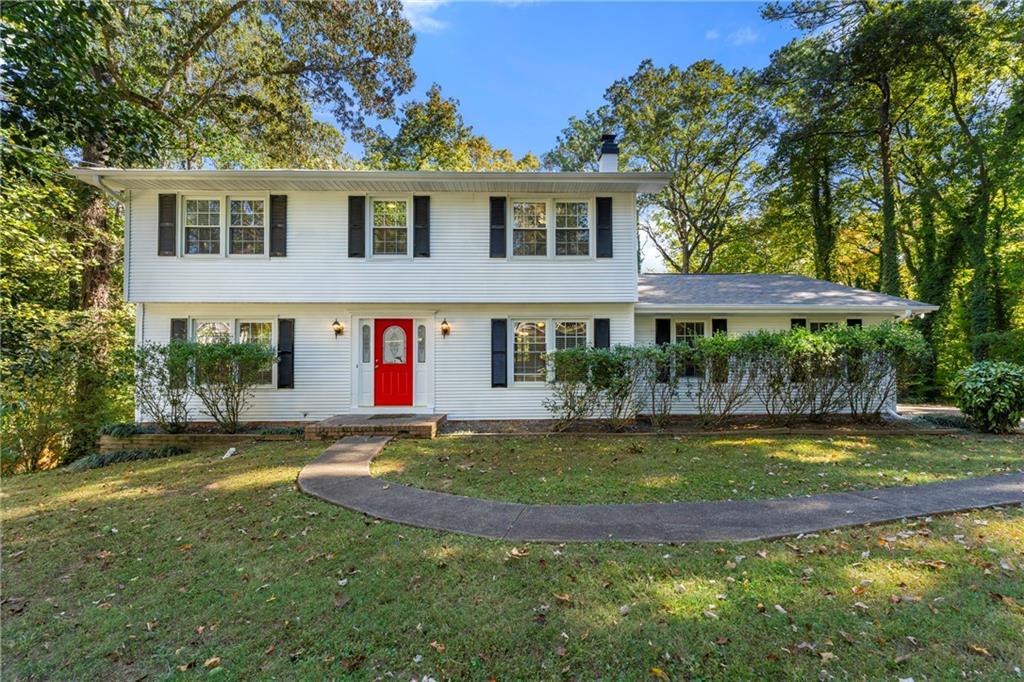 4574 Woodland Cir., Roswell, GA 30075