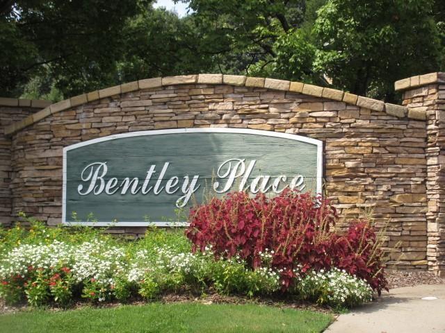 225 Bentley Pl., Tucker, GA 30084