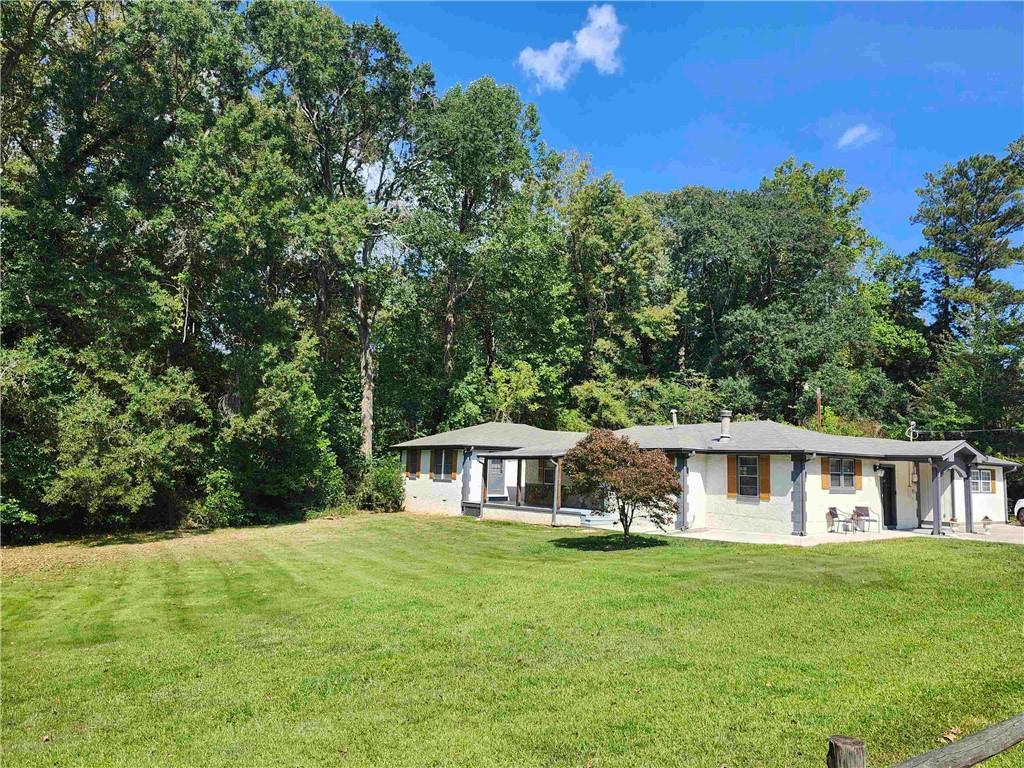 135 Carole Dr., Oxford, GA 30054