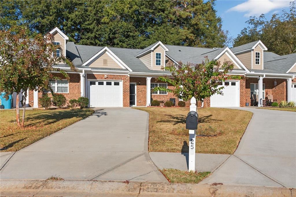 250 Rosenwald Lane, Hampton, GA 30228