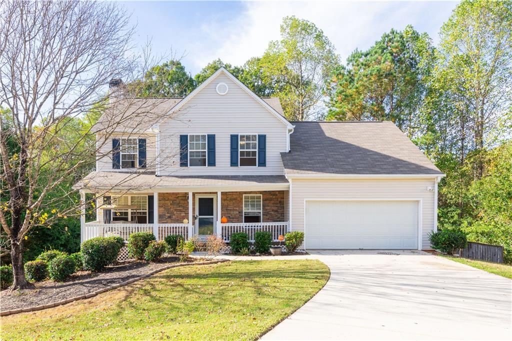 401 Crested View Dr., Loganville, GA 30052