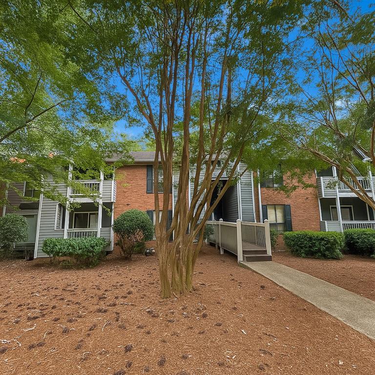 528 Warm Springs Cir., Roswell, GA 30075