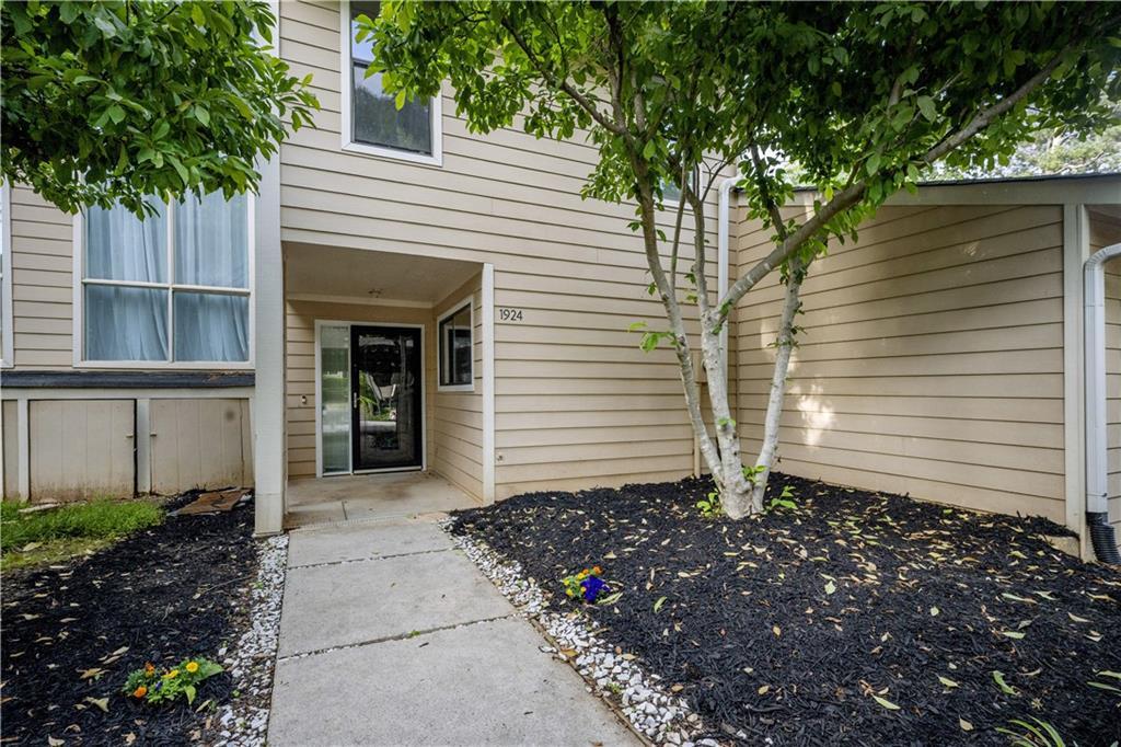 1924 Variations Dr., Atlanta, GA 30329