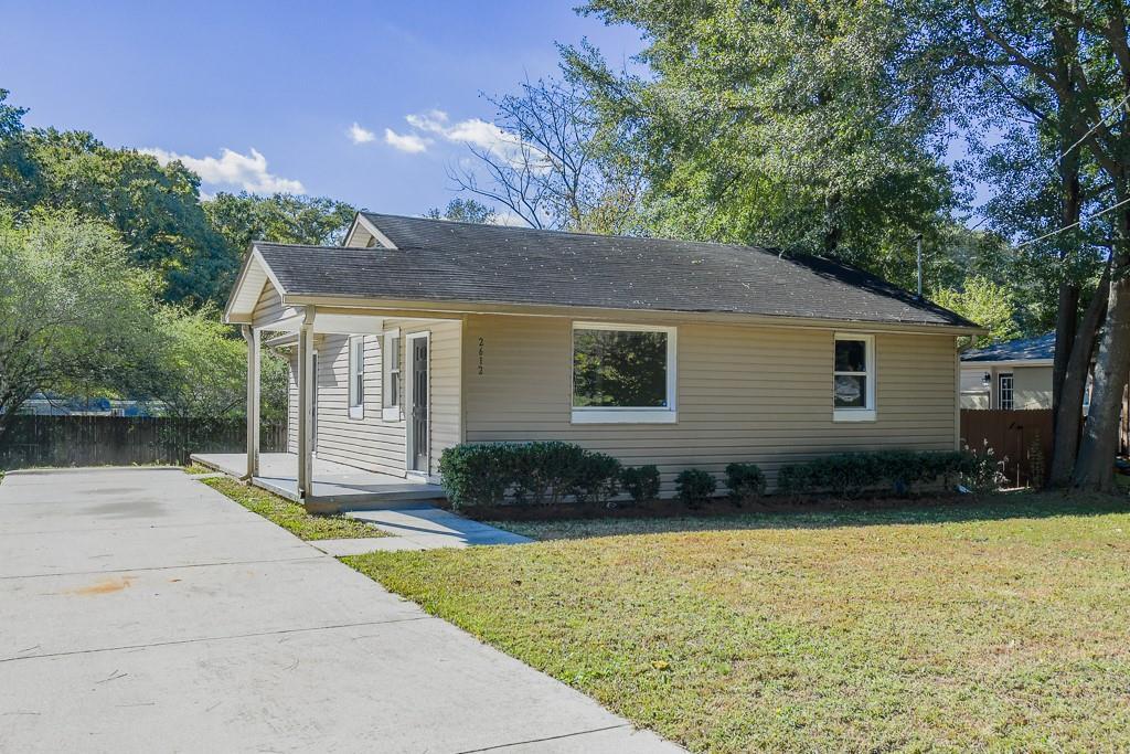 2612 Loghaven Dr., Atlanta, GA 30318
