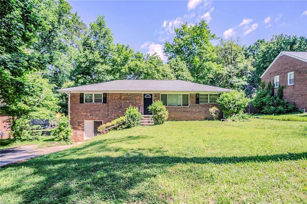 2201 Bollingbrook Dr., Atlanta, GA 30311