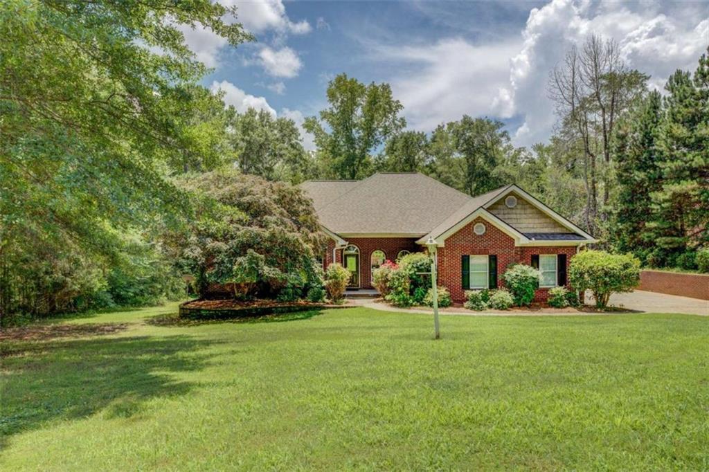 1041 Flat Rock Rd., Covington, GA 30014