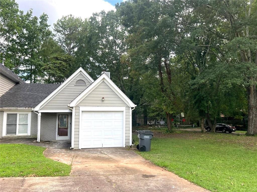 8114 Woodlake Dr., Riverdale, GA 30274