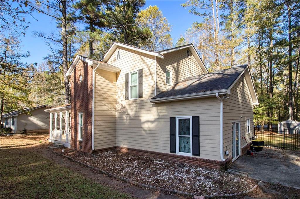 210 Groveland Dr., Peachtree City, GA 30269