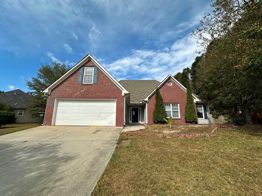 627 Weaver Falls Ct., Loganville, GA 30052