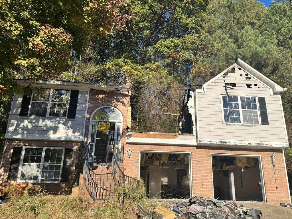 5384 Durham View Ct., Lilburn, GA 30047