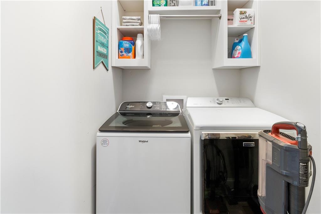 6435 Looper Lake Dr., Flowery Branch, GA 30542