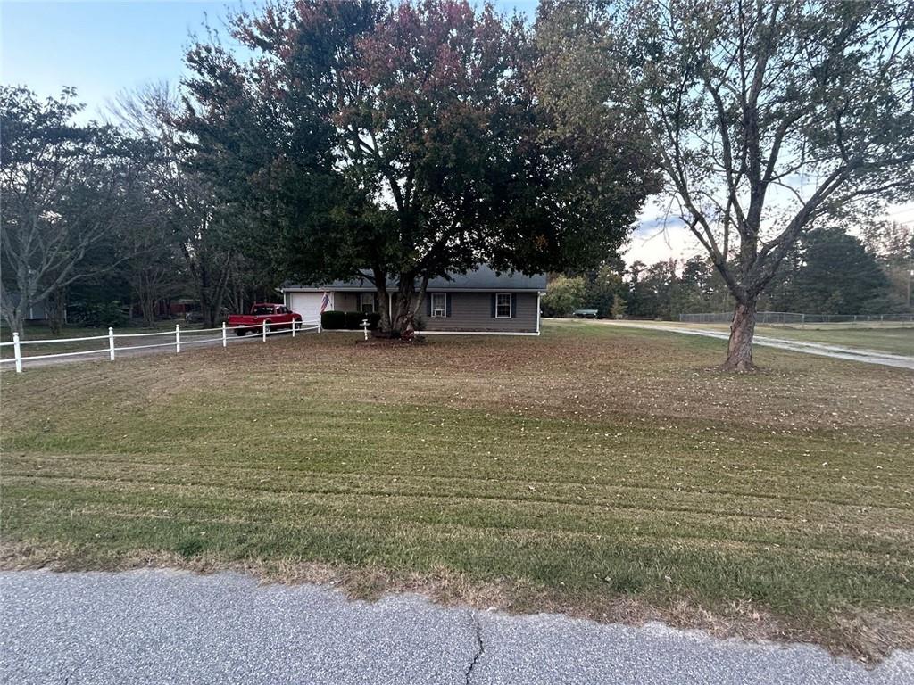 2755 Milton Bryan Dr., Loganville, GA 30052