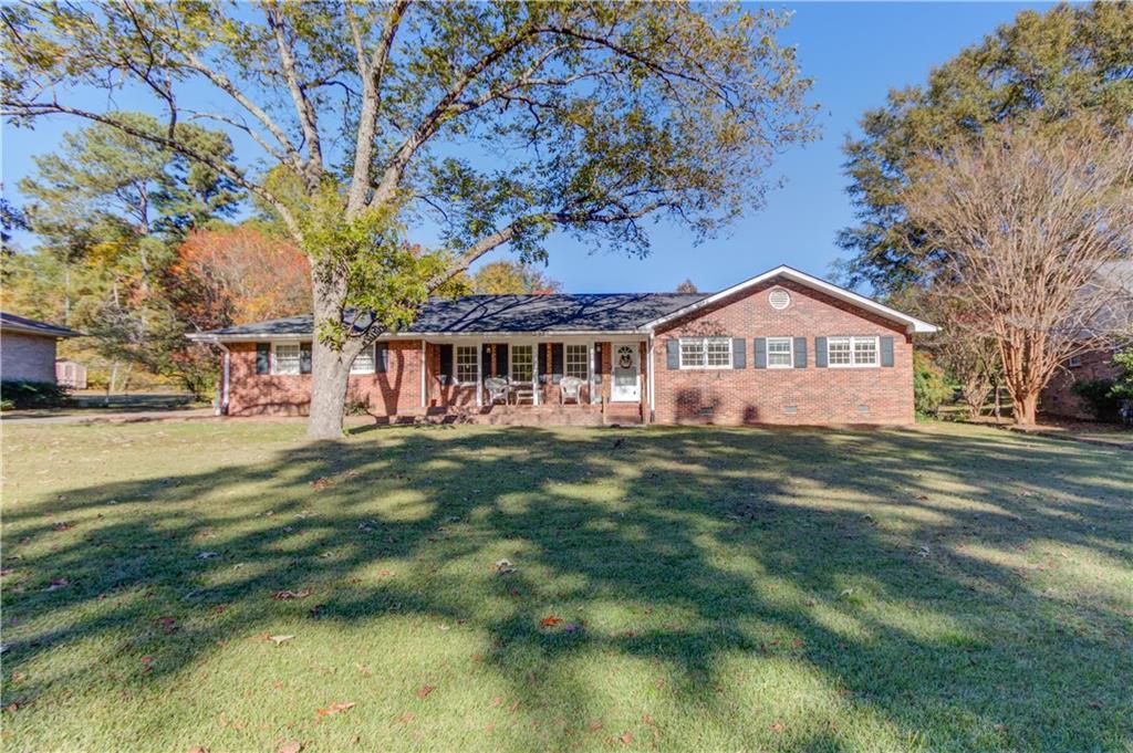 2614 Hickory Valley Dr., Snellville, GA 30078