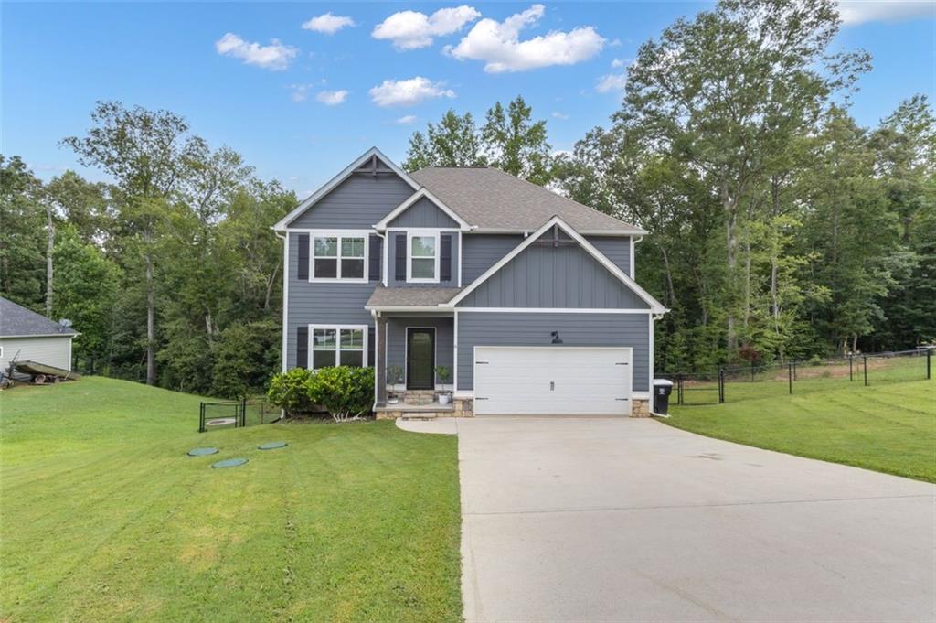 313 Lucy Ln., Carrollton, GA 30117