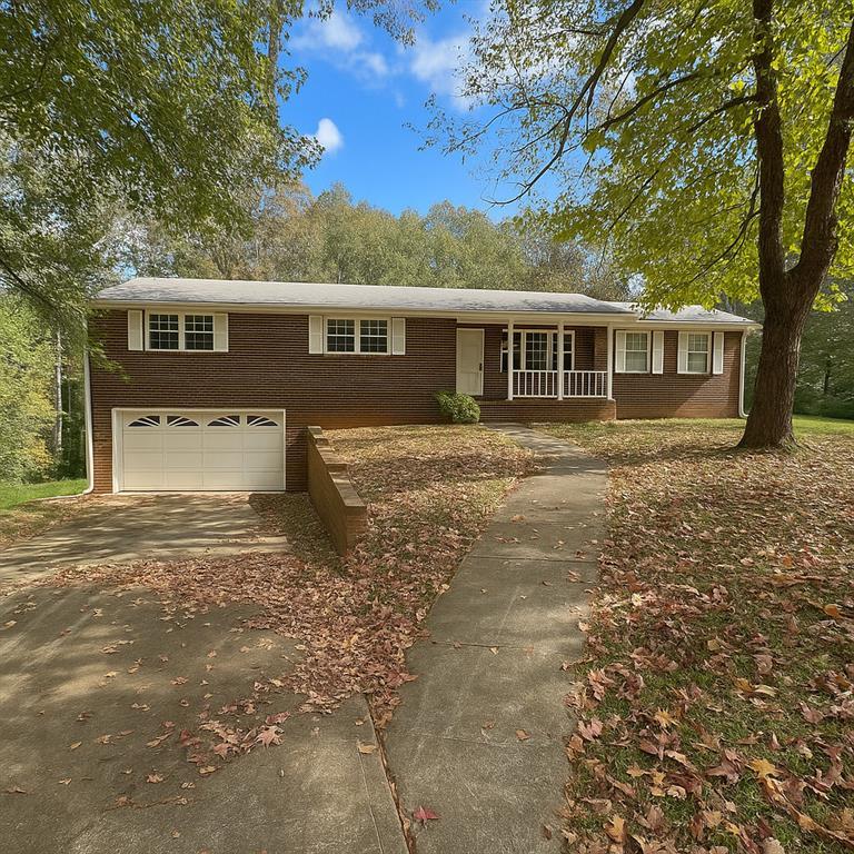 3827 Sherwood Dr., Douglasville, GA 30135