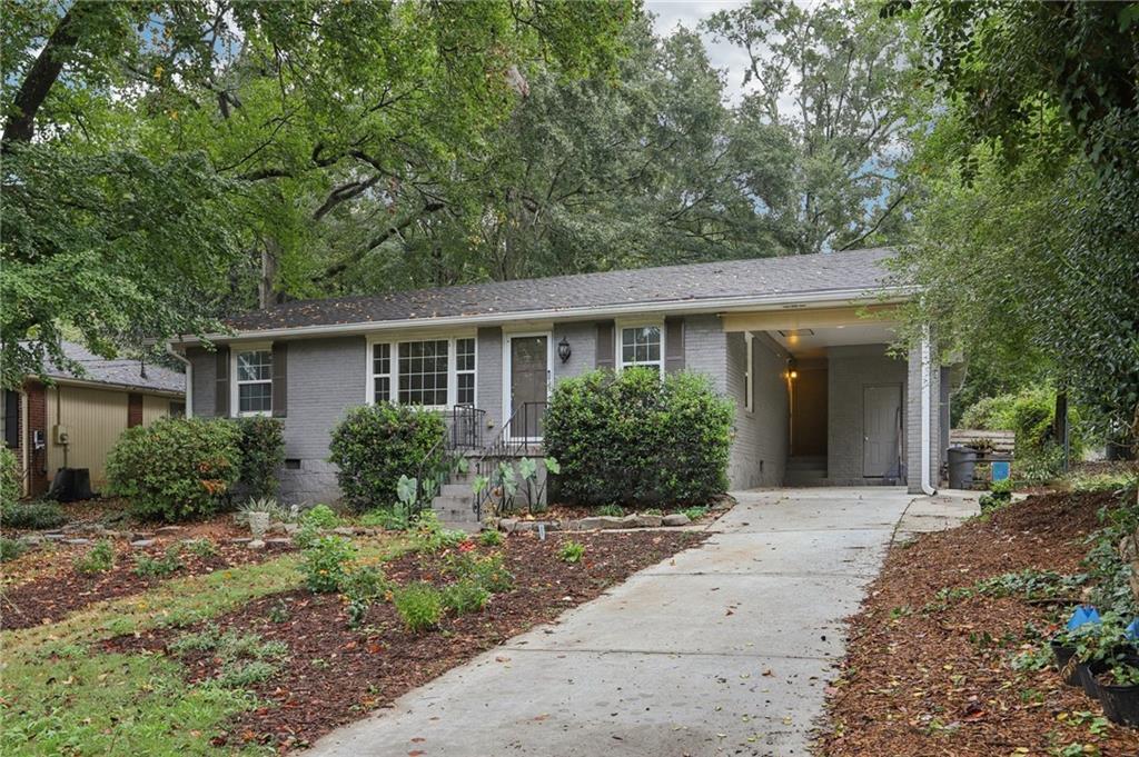 2445 Woodridge Dr., Decatur, GA 30033