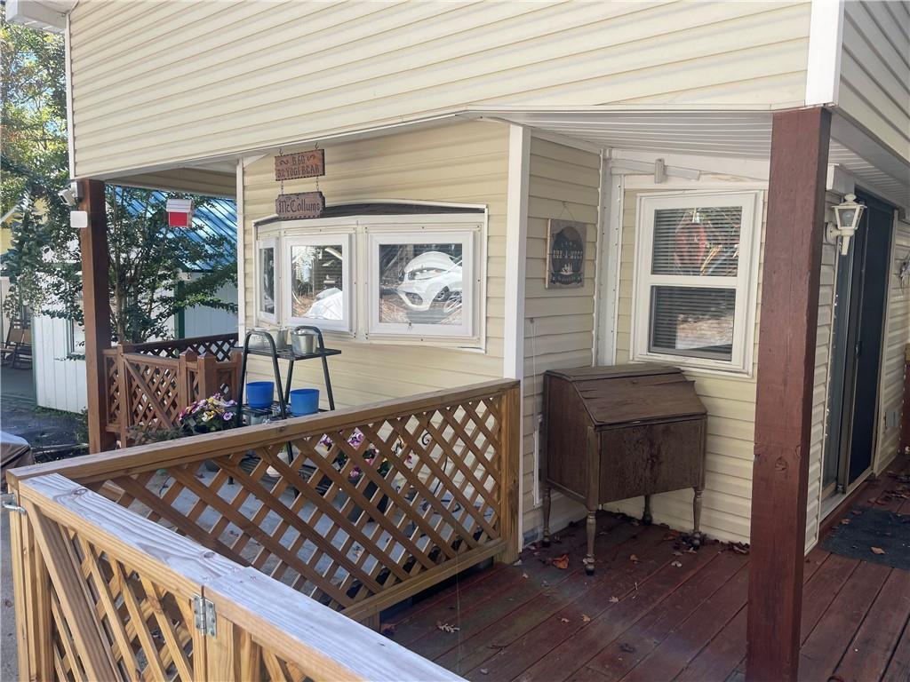 32 Yogi Bear Blvd., Cleveland, GA 30528