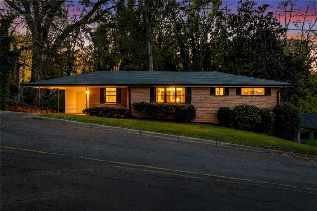 549 Park Street Pl., Gainesville, GA 30501