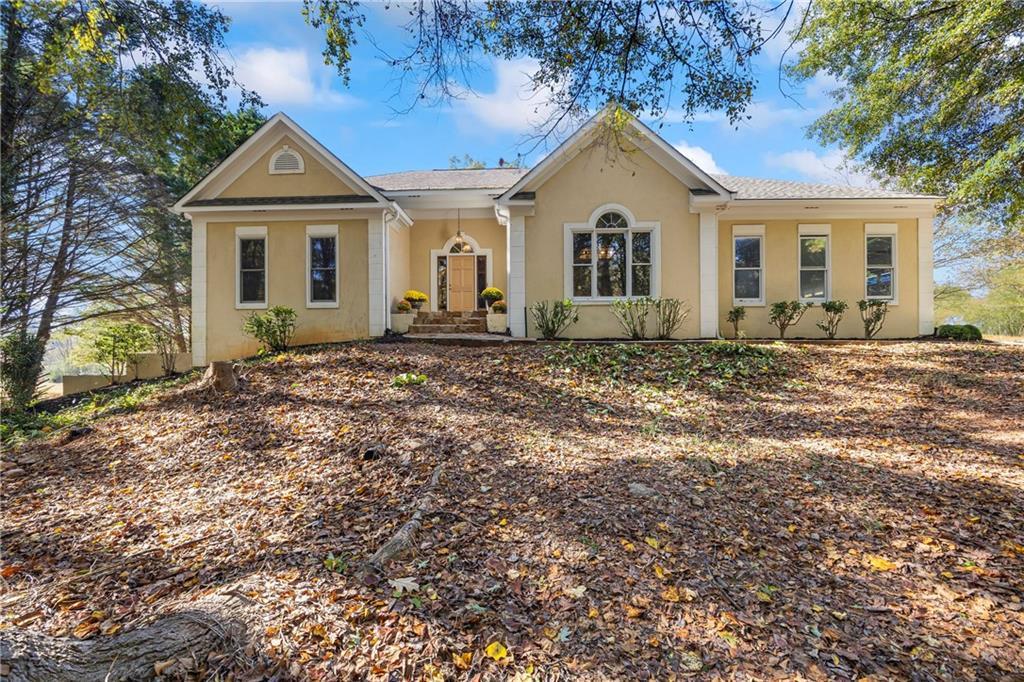 5336 Channel Dr., Gillsville, GA 30543