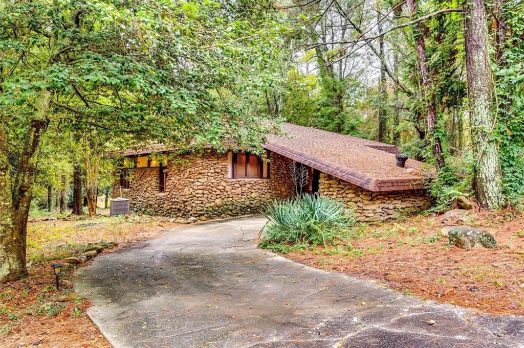 1271 Eastview Rd., Conyers, GA 30012