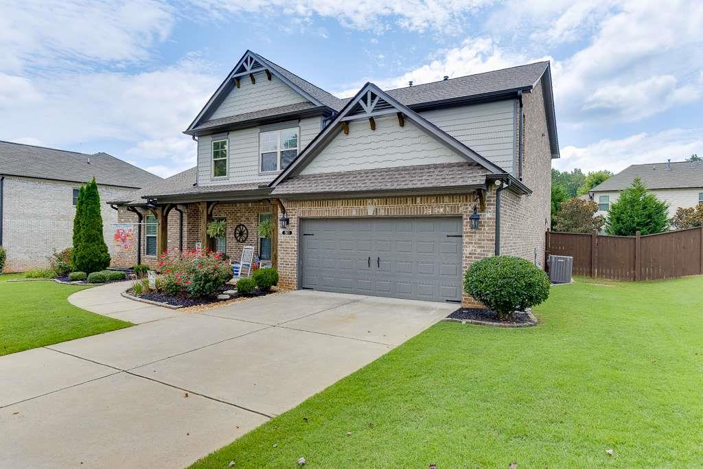 561 Wagon Hill Ln., Sugar Hill, GA 30518