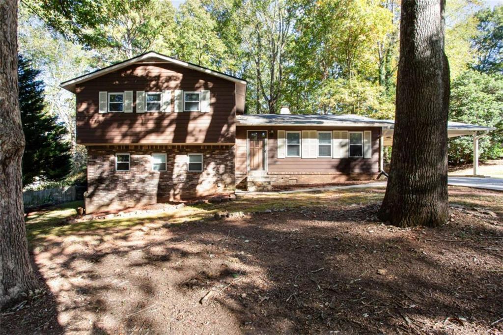 954 Camp Creek Dr., Lilburn, GA 30047