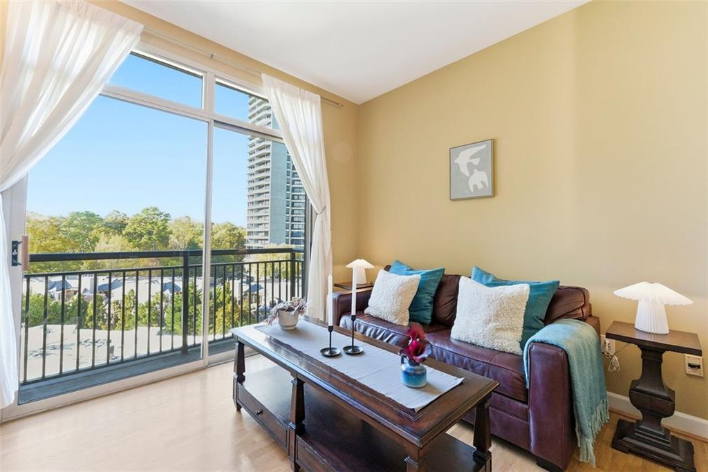 2626 Peachtree Rd. #1006, Atlanta, GA 30305