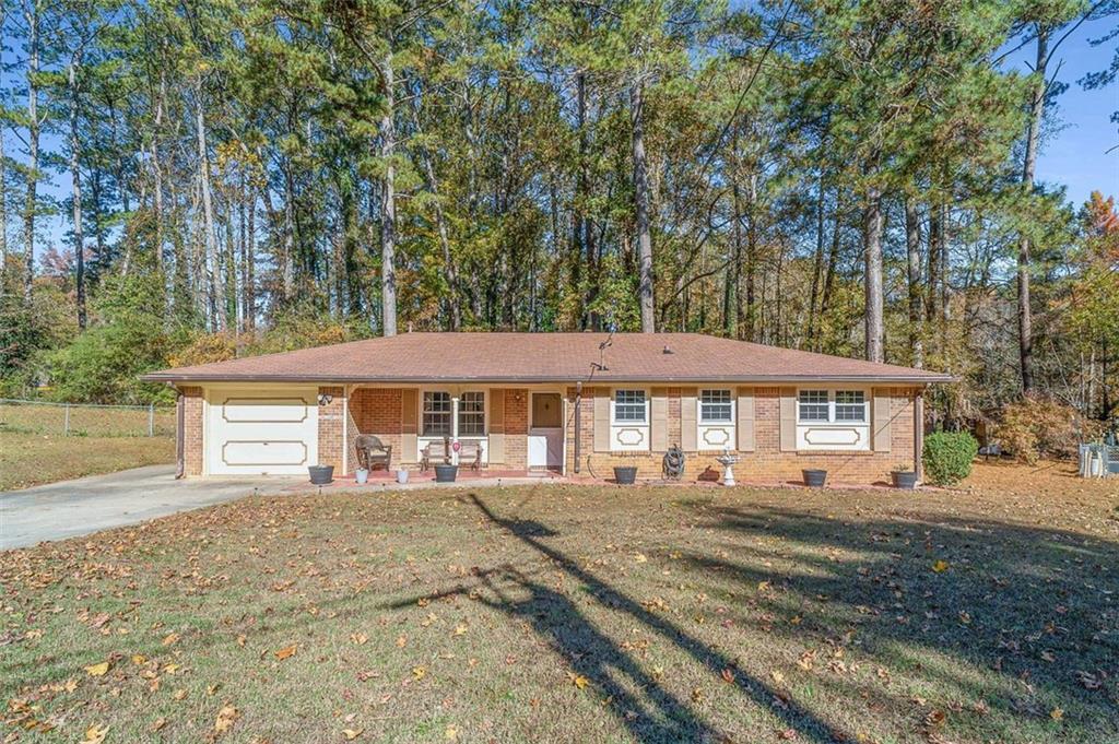 749 Dunleith Ct., Stone Mountain, GA 30083