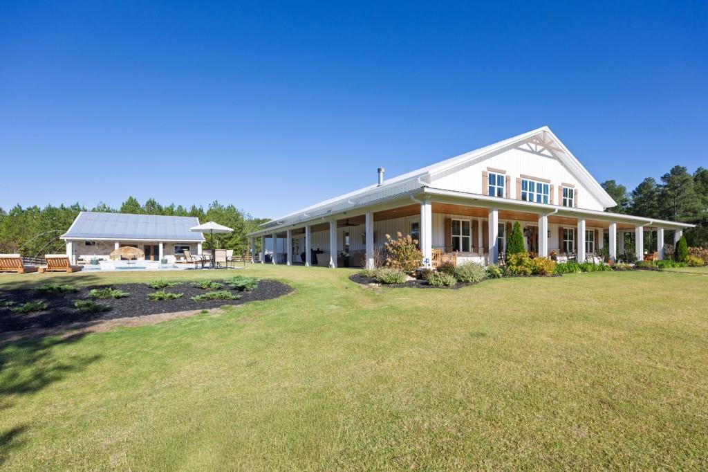 125 Perry Rd., Rydal, GA 30171