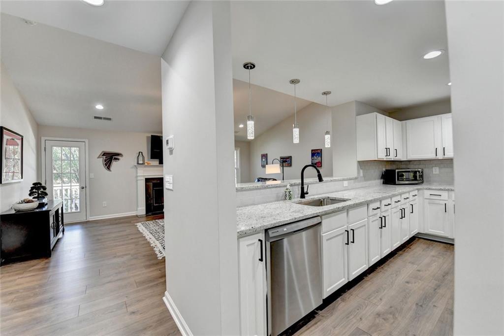 324 Teal Ct., Roswell, GA 30076