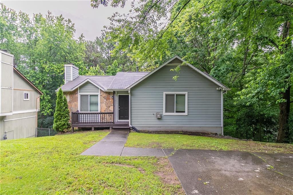 2654 Laurel View Dr., Snellville, GA 30039