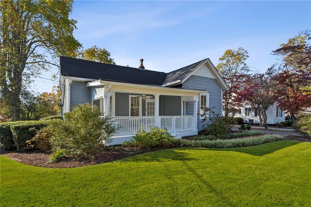 327 Stewart Ave., Marietta, GA 30064