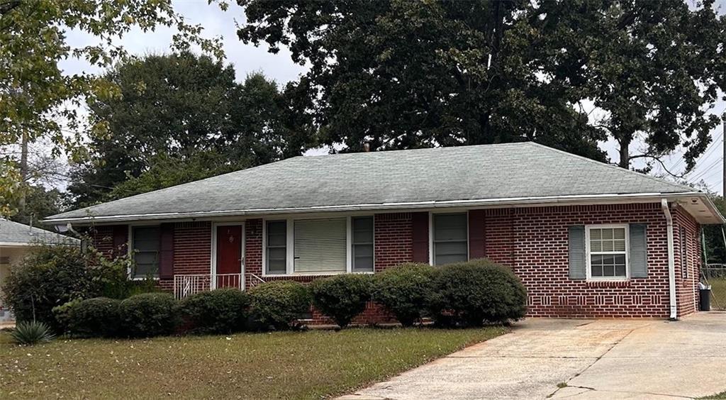 1902 Mural Cir., Morrow, GA 30260