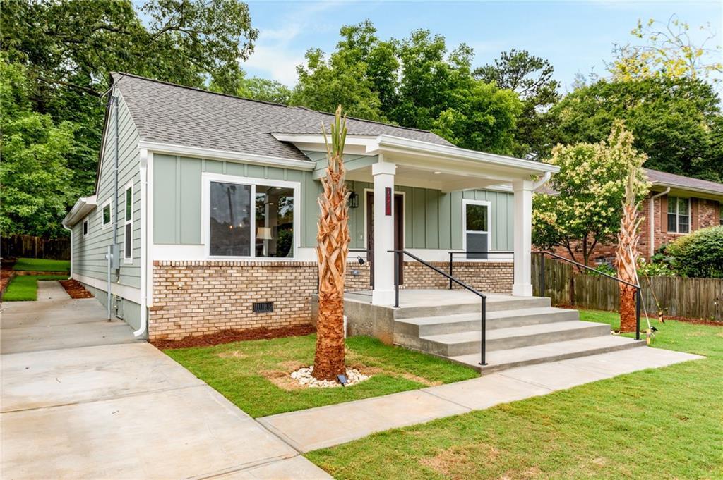 1328 Gus Thornhill Jr Dr., East Point, GA 30344