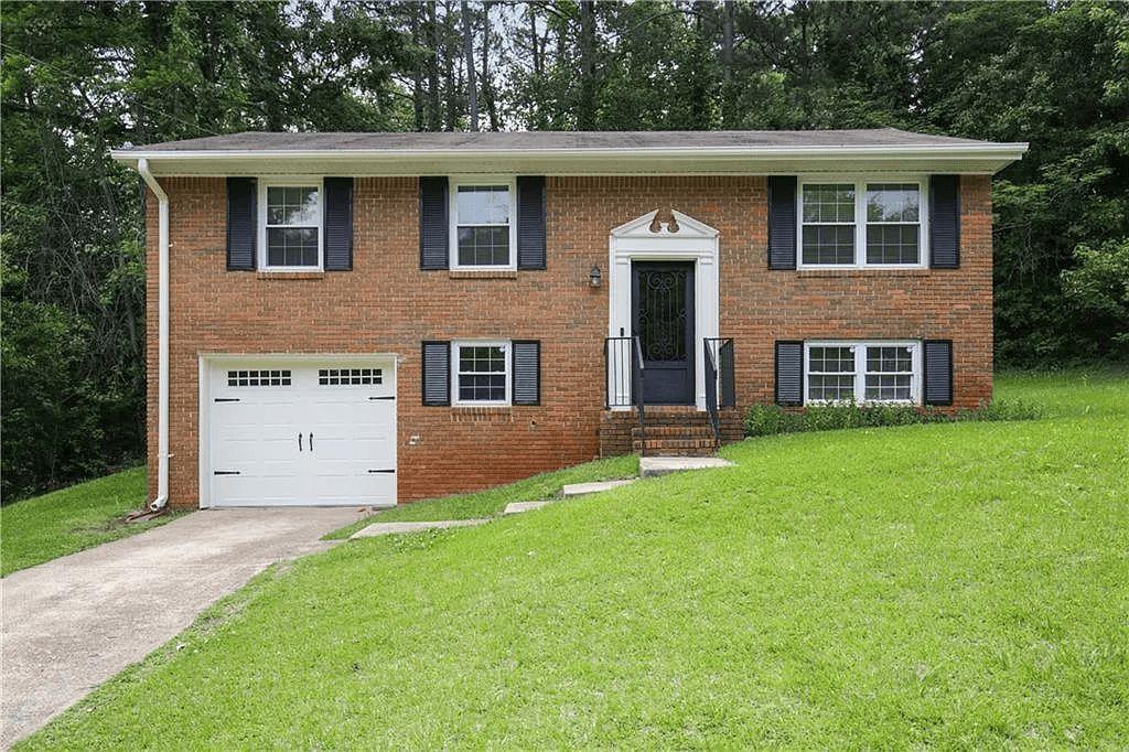 2444 Rolling View Dr., Smyrna, GA 30080