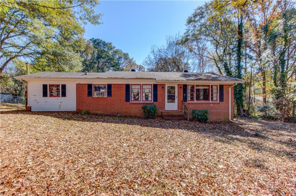 289 Bell Ave., Hoschton, GA 30548