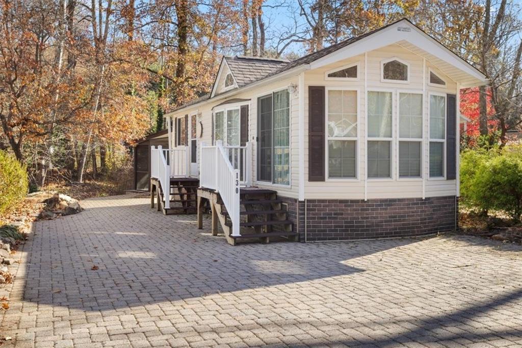 130 Creekview Dr., Cleveland, GA 30528