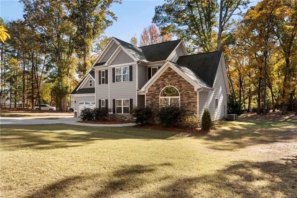 732 E Jefferson St., Hoschton, GA 30548