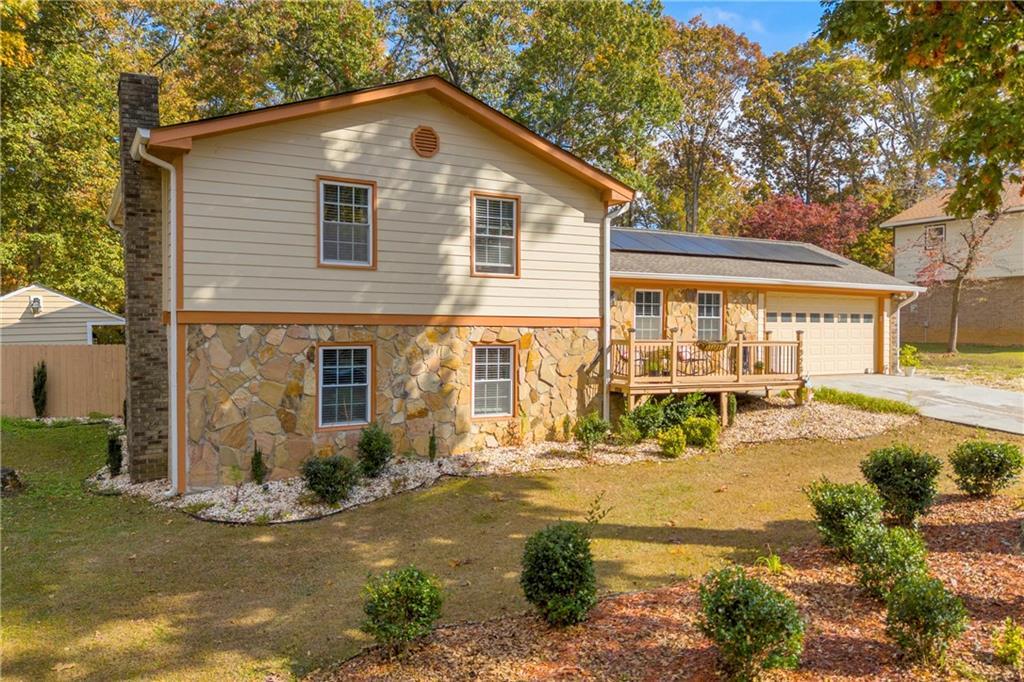 1023 Hickory Nut Ln., Lawrenceville, GA 30043